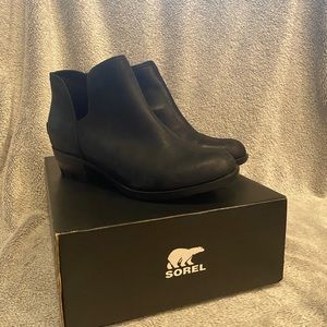 SOREL size 7 black